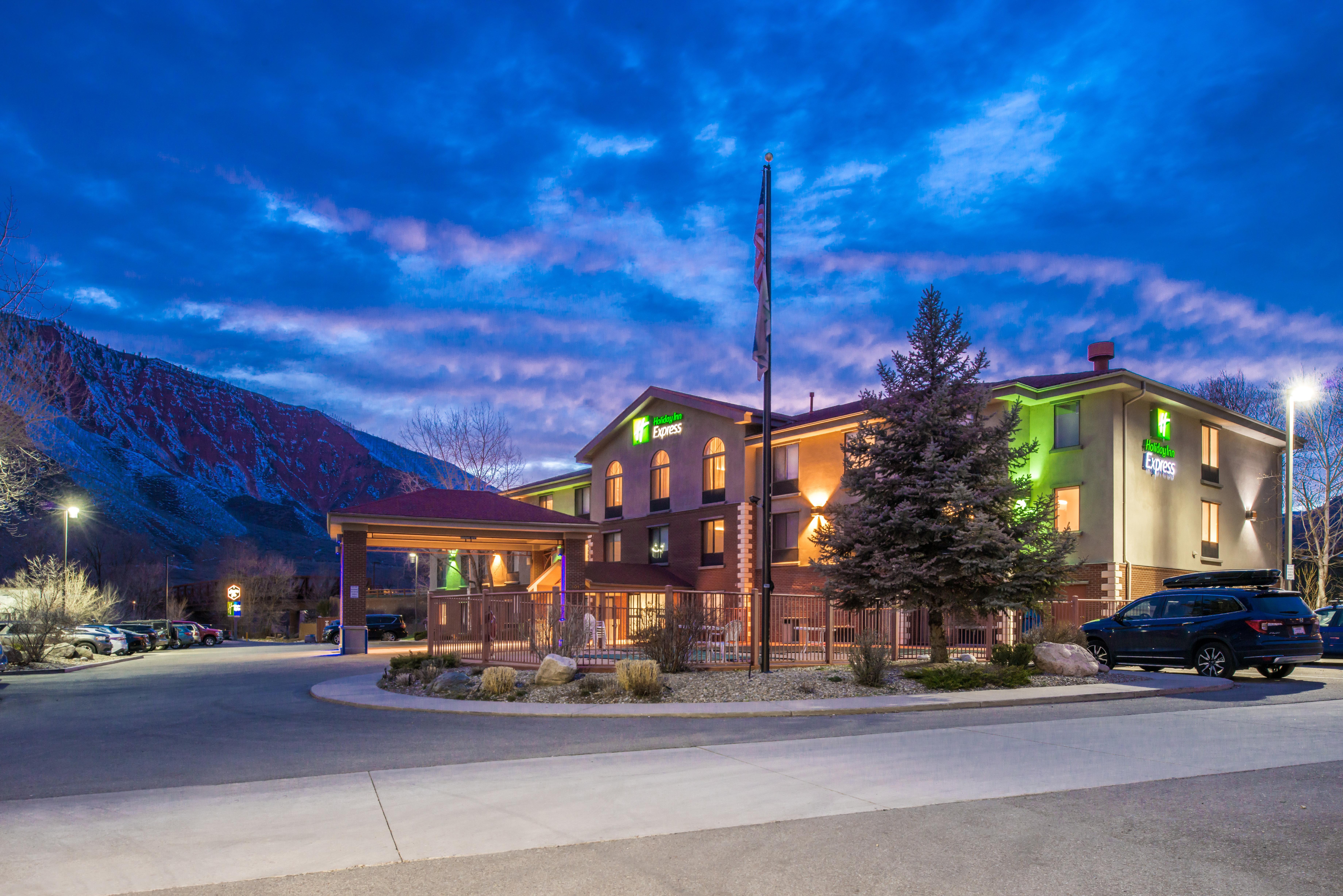 Holiday Inn Express Glenwood Springs Aspen Area, An Ihg Hotel Exterior photo